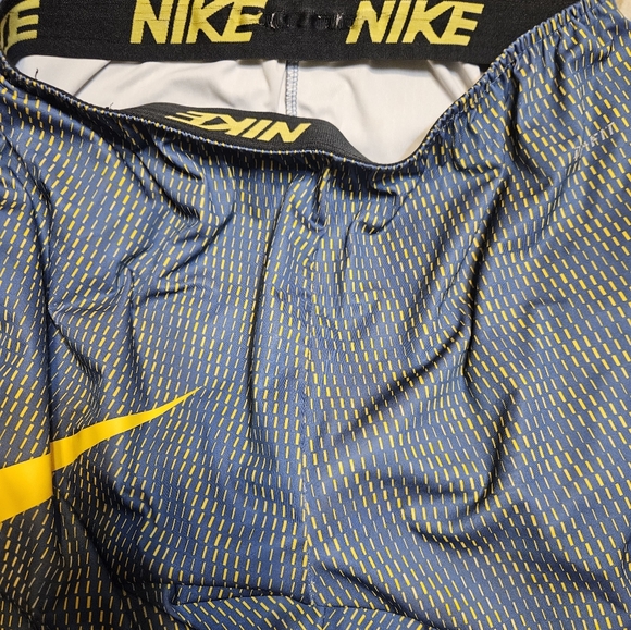 Men's Nike Basketball Shorts - Picture 3 of 3